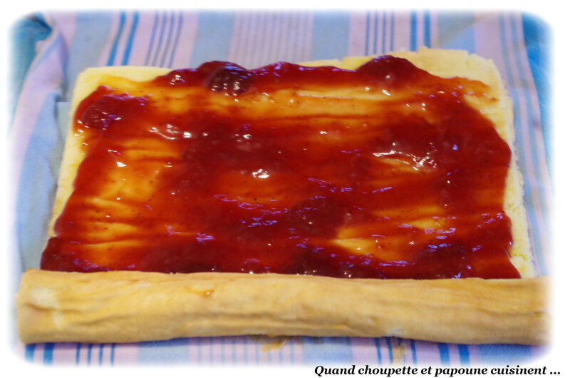 roulé à la confiture de fraises-8415