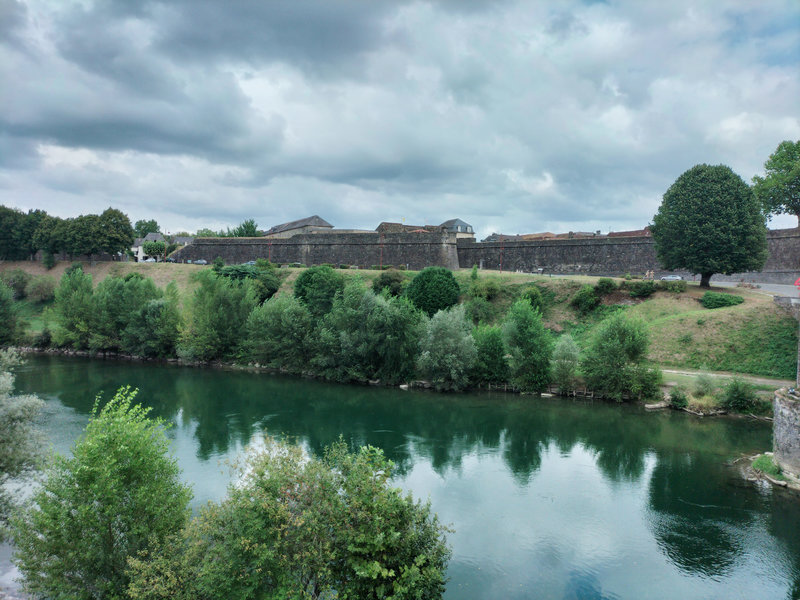 Navarrenx, remparts, Gave et nuages (64)