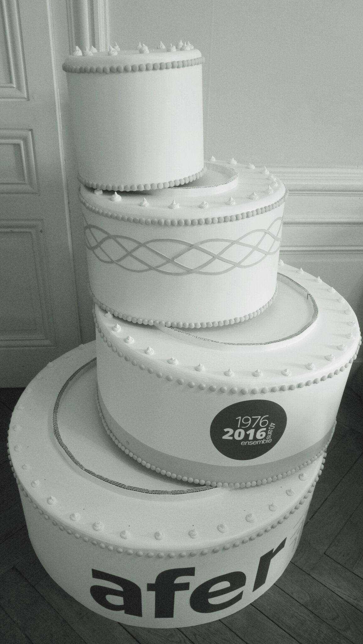 Gâteau Afer, diamètre 90 cm, heuteur 120 cm, livré en kit