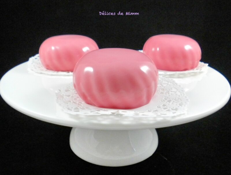 Petits entremets vanille-framboise pour Octobre Rose
