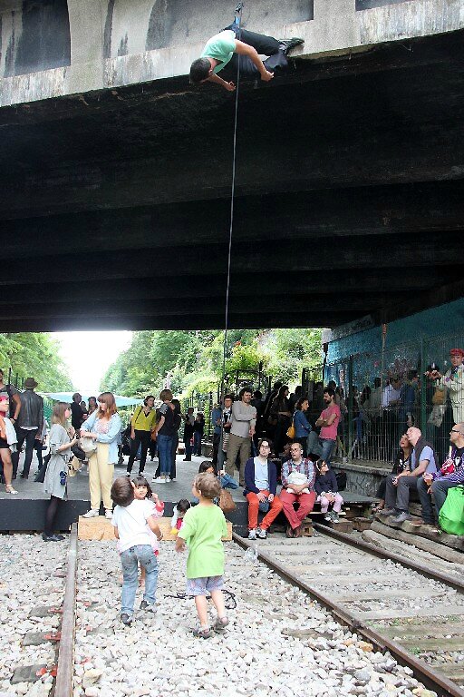 17-Tomber du ciel (Clignancourt danse sur les rails)_3882