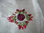 Broderie_rose_rouge