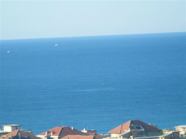 Il mare visto dal mio terrazzo con tele 004