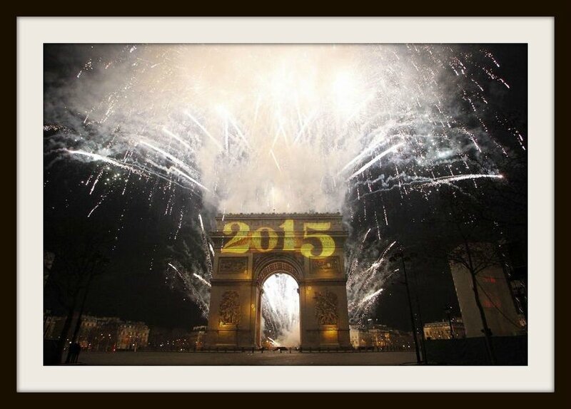 4548257_6_bcde_new-year-s-fireworks-erupt-over-the-arc-de_b4521128f6ace5998ad88311d094e9b7