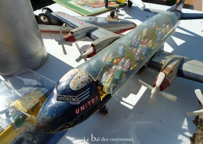 86 Brocante Farfouille Leyment Avion jouet métal vintage