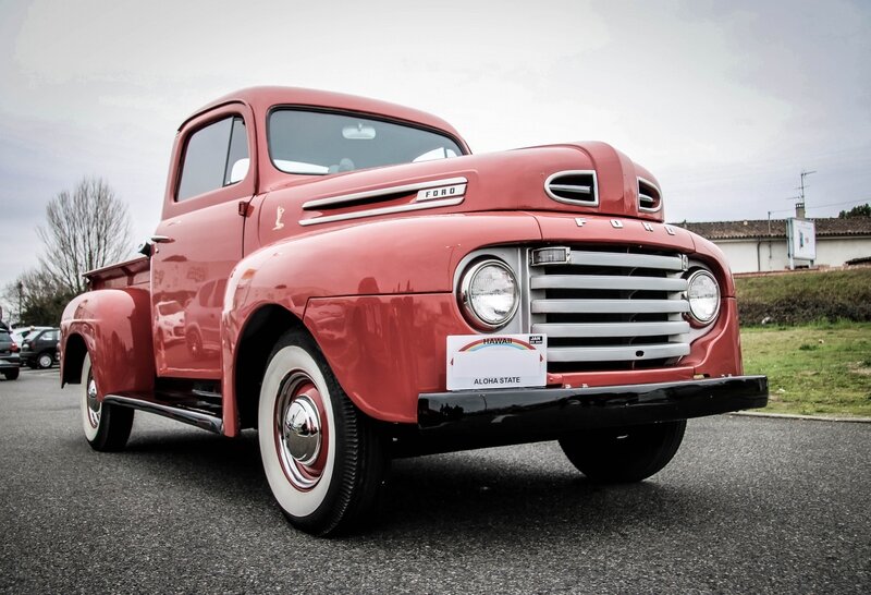 Ancien pick-up Ford