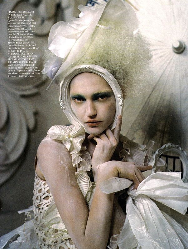 tim_walker_china_white_voggue_uk_mars_2010