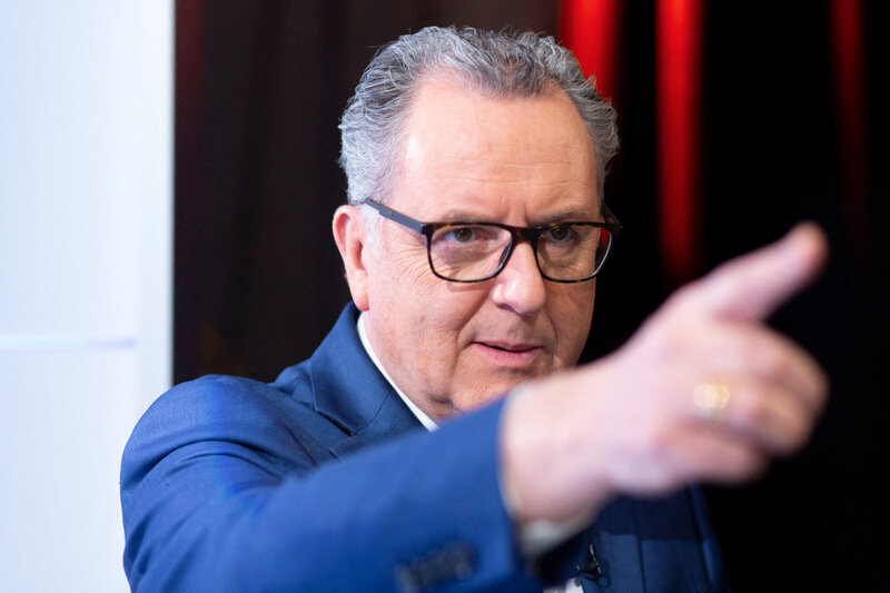 PORTRAIT FERRAND DIMPOL MEDIA DIXIT WORLD