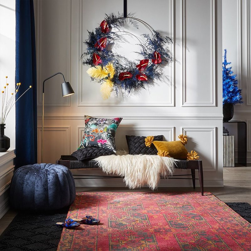xmas_BlackAndPrimary_Entryway_Square