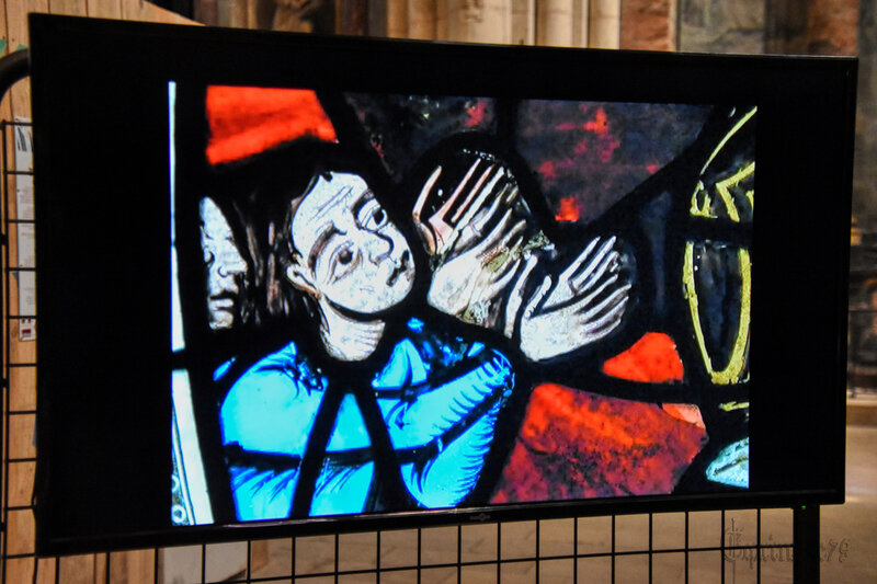 Le vitrail de la Crucifixion de la cathédrale de Poitiers – Aliénor d’Aquitaine, Henri Plantagenêt - Thibaud V de Blason et Valence de Mauzé (6)