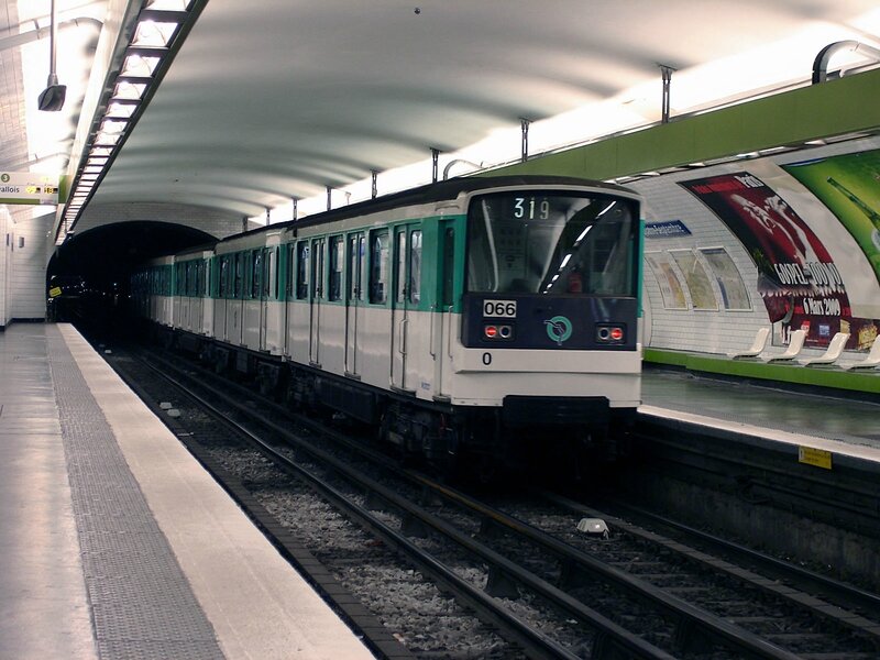 Metro_de_Paris_-_Ligne_3_-_Quatre-Septembre_03