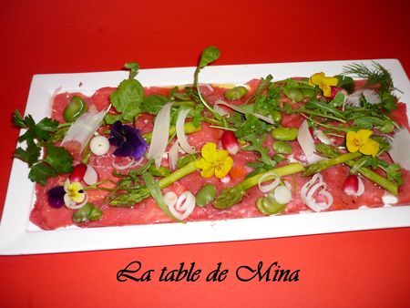 Carpaccio dans le potager recettes entrees Carpaccio de cerf à lhuile de champignons sauvages et fleurs dail