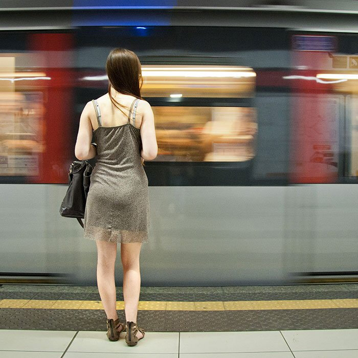 femme-seule-metro