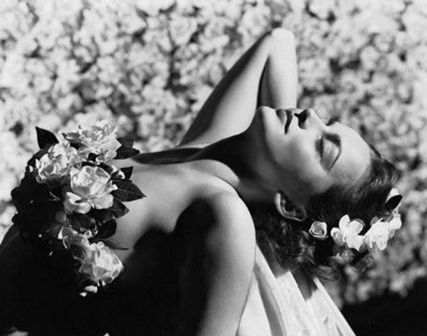 olivia de havilland glamour flowers2