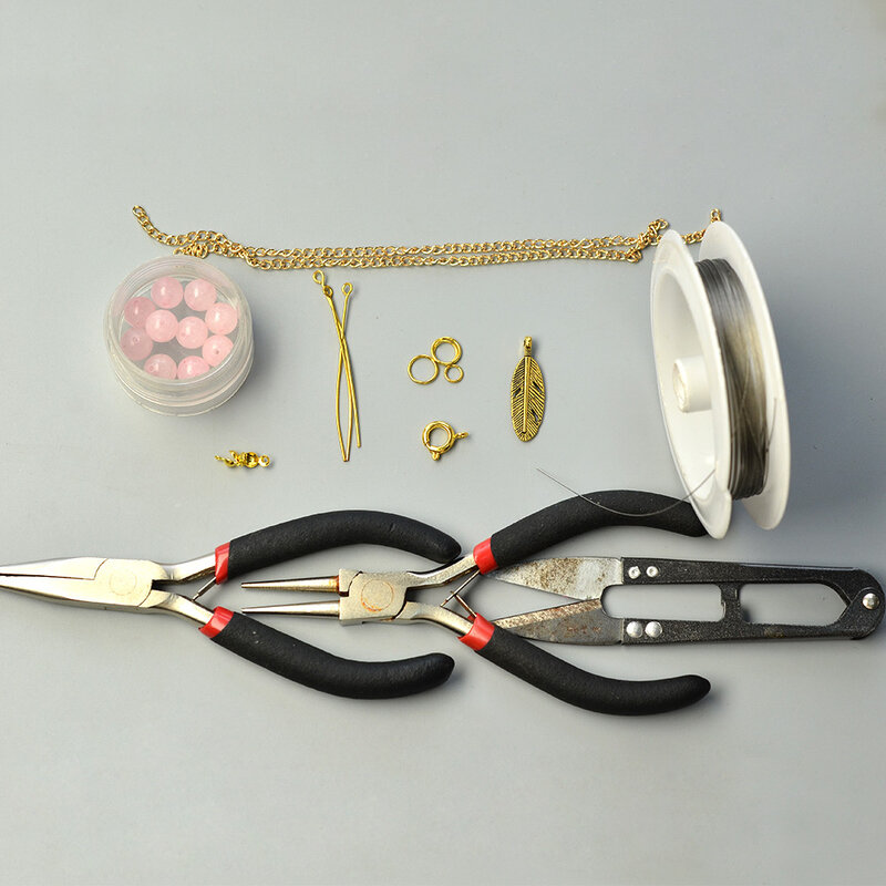 PandaHall-Jewelry-Making-Idea-on-Gold-Feather-Pendant-Bib-Necklace