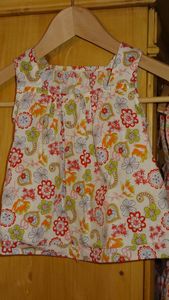 léger_débardeur_fleuri