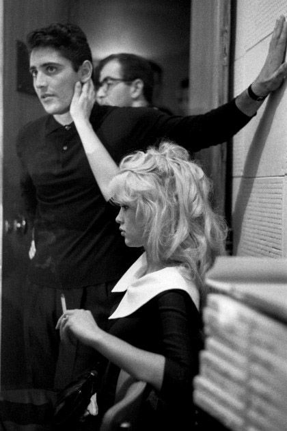 1958-09-25-BB_show_backstage-avec_distel-010-1