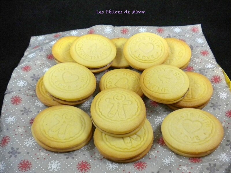 Biscuits de Noël fourrés à la pâte à tartiner 3