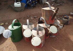 arrosoirs en métal bidons MOPTI Mali