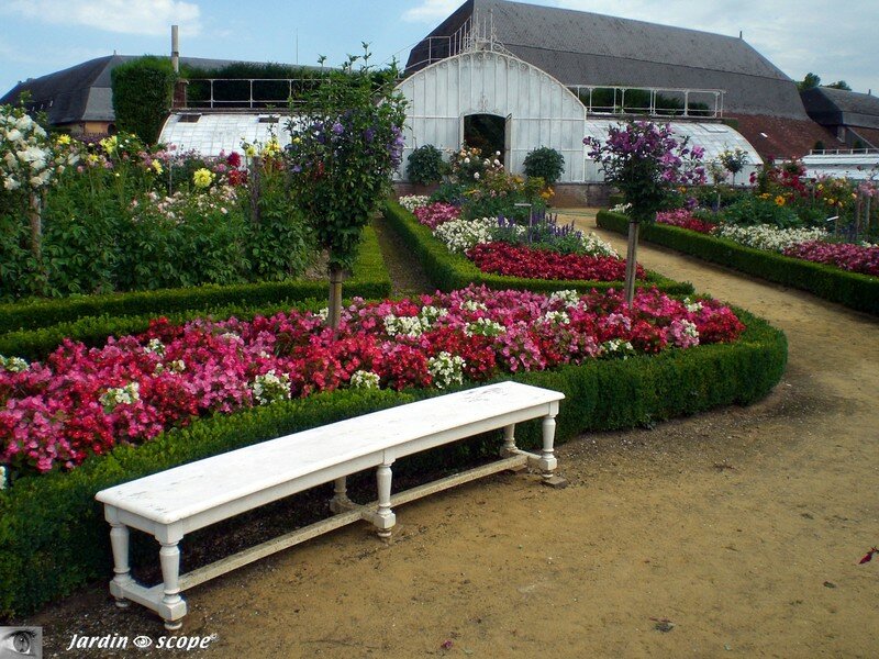 Jardin du Château de Bouge (36)