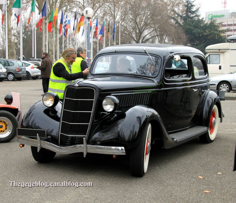 Ford tudor sedan V8 flatheaad de 1935 (Retrorencard mars 2012) 01