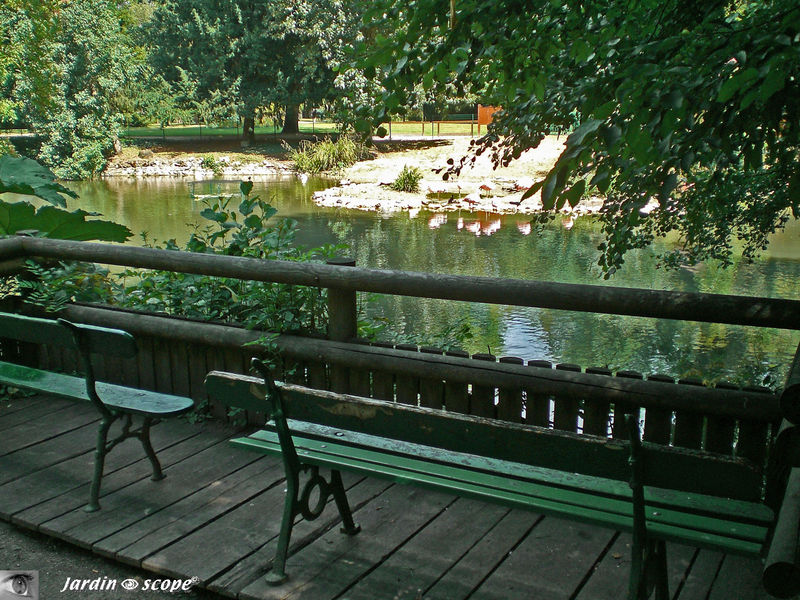 Bancs du belvédère des Flamants-roses…