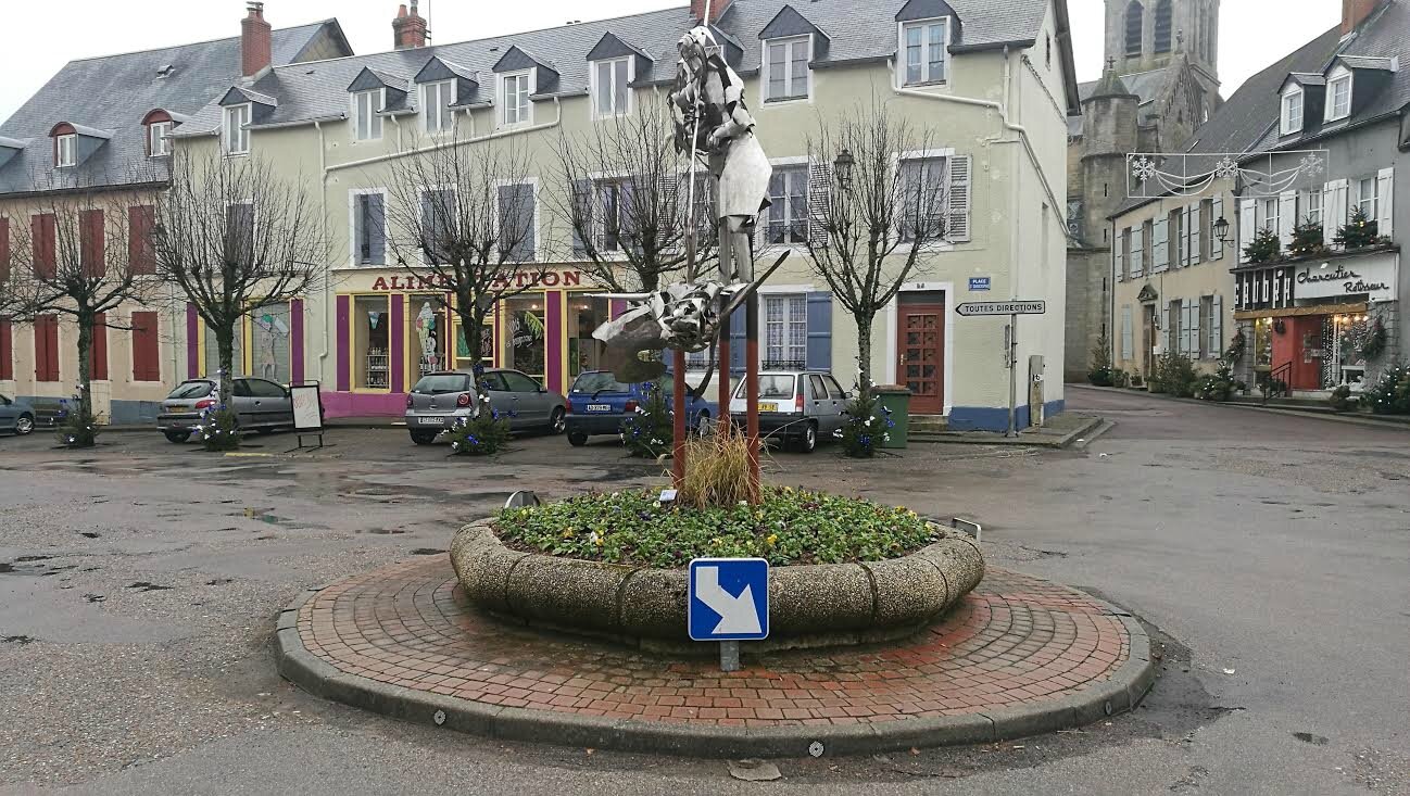 Château-Chinon, rond-point (58)