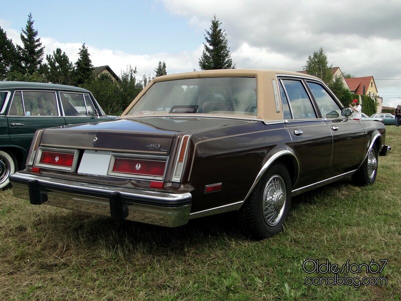 chrysler-lebaron-sedan-1981-02