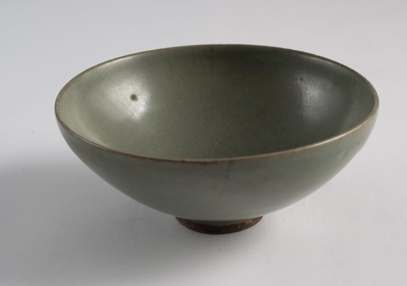 A good green-glazed Junyao deep bowl, Song dynasty (960-1279)