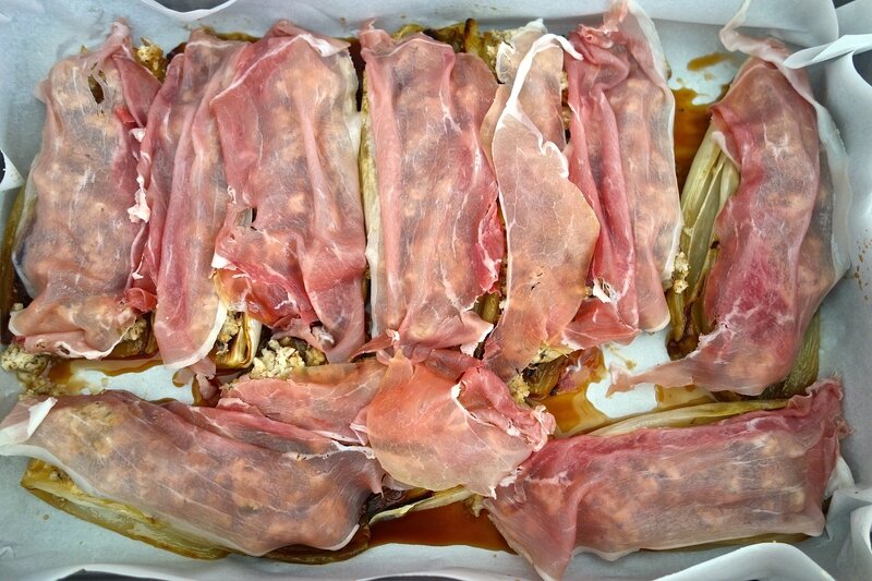 endives farcies et couvertes du jambon cru