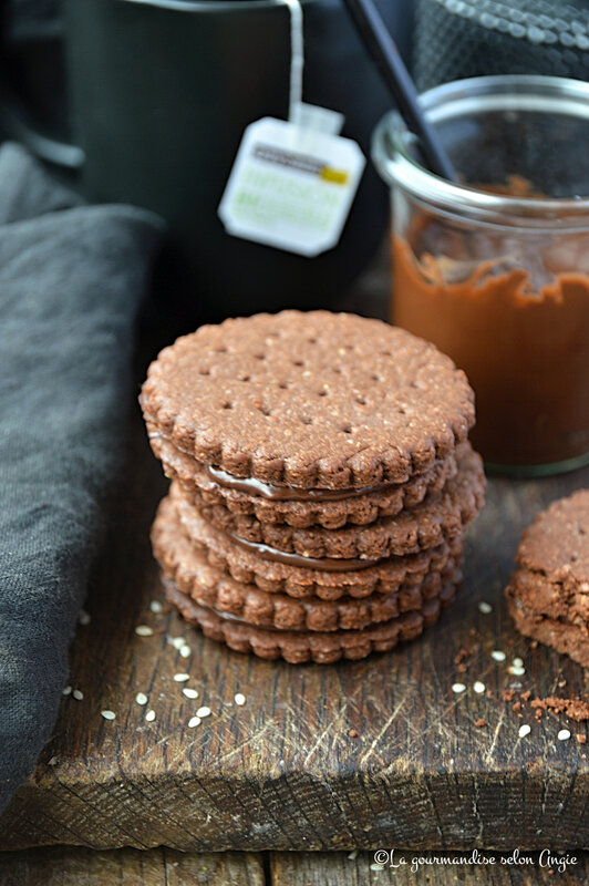 biscuits tout chocolat façon prince fourrés chocolat vegan sans oeufs sans lactose sans beurre (1)