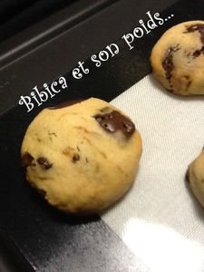 Cookies café noisettes aux pépites de chocolat gros plan 1