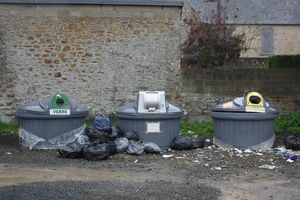 Saint-Senier sous Avranches rue de l'Eglise ordure poubelles déchets C3A