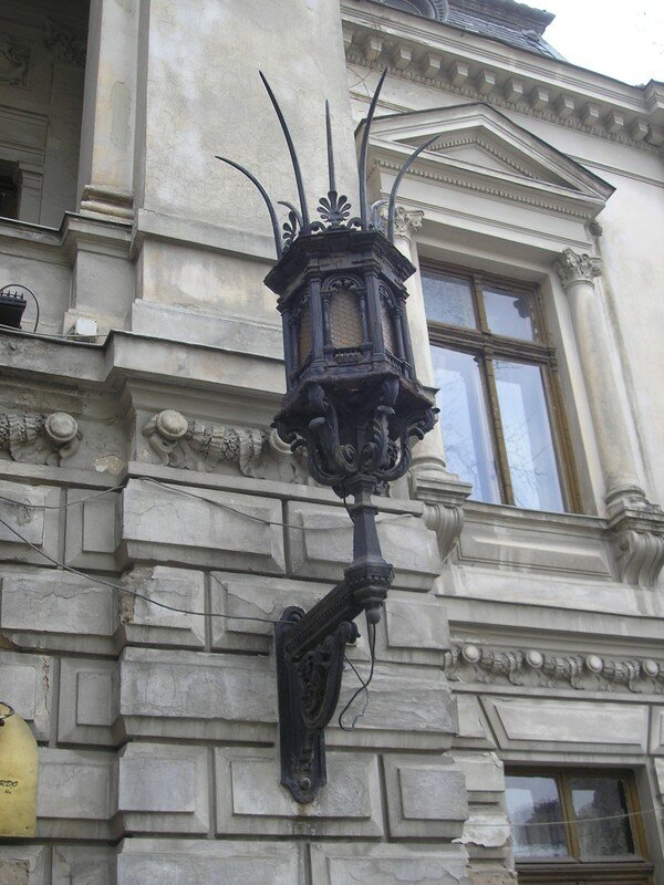 113, cal. Victoriei: Monteoru-Catargi House