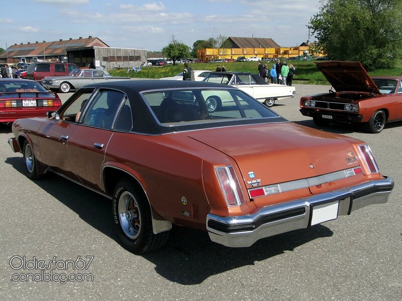 oldsmobile-cutlass-salon-sedan-1975-02