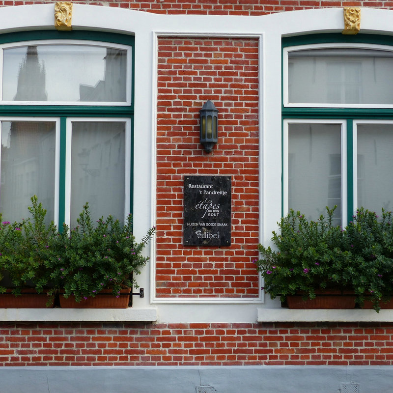 a suite24-001