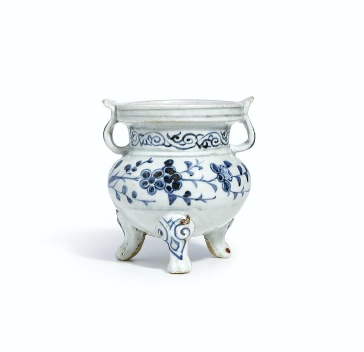 A blue and white tripod censer, Yuan dynasty