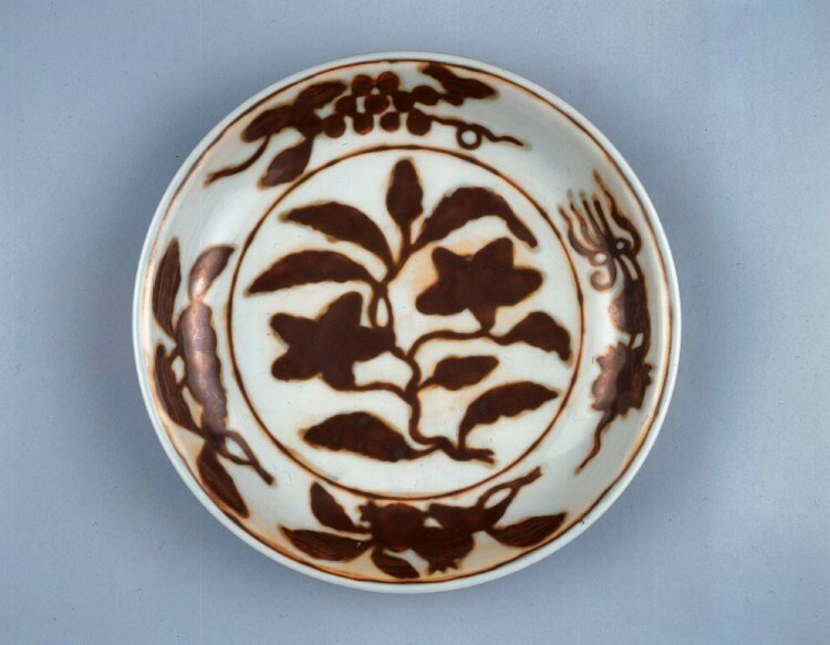 Dish with fruiting and flowering branches, Ming dynast, Zhengde mark and period, AD 1506–1621