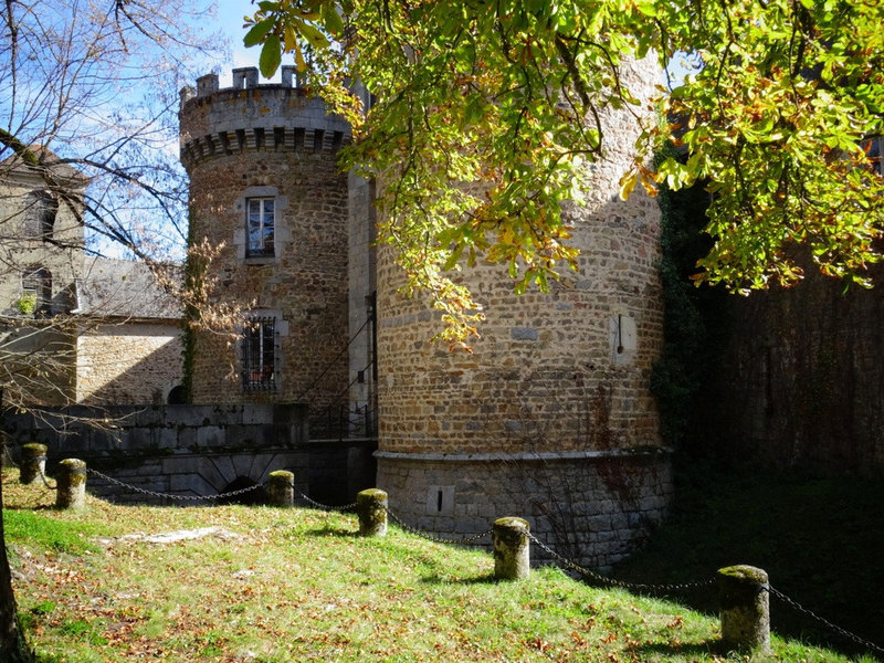 Chateau Busset Bourbon