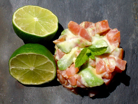 tartare_de_saumon__avocats_lait_de_coco_juin_09__3_