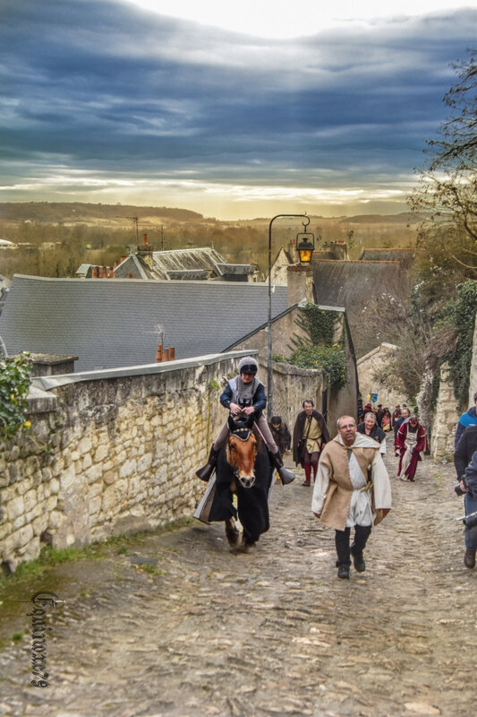 La Chevauchée de Jeanne d'Arc vers Chinon par le GR 38, un voyage dans le temps de 590 ans.