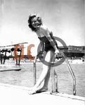 1949_Long_islang_jones_beach_pool_green_swim_by_weegee_05