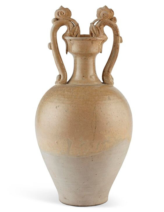 A straw-glazed pottery amphora, Tang dynasty (AD 618-907)