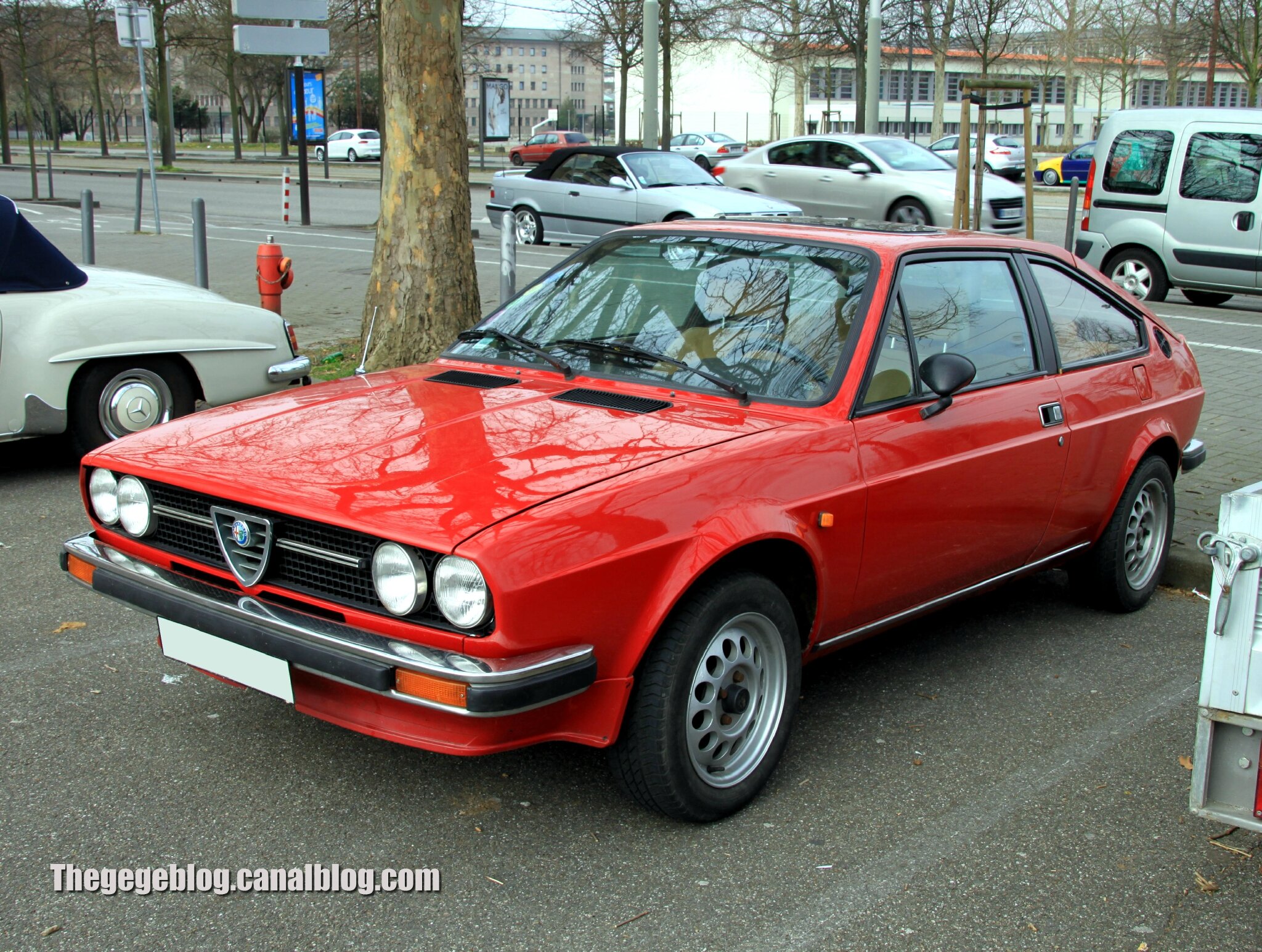 Alfa romeo sprint veloce 1500 (Retrorencard avril 2013) 01