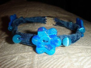 bracelet_fleur_bleue_jean2