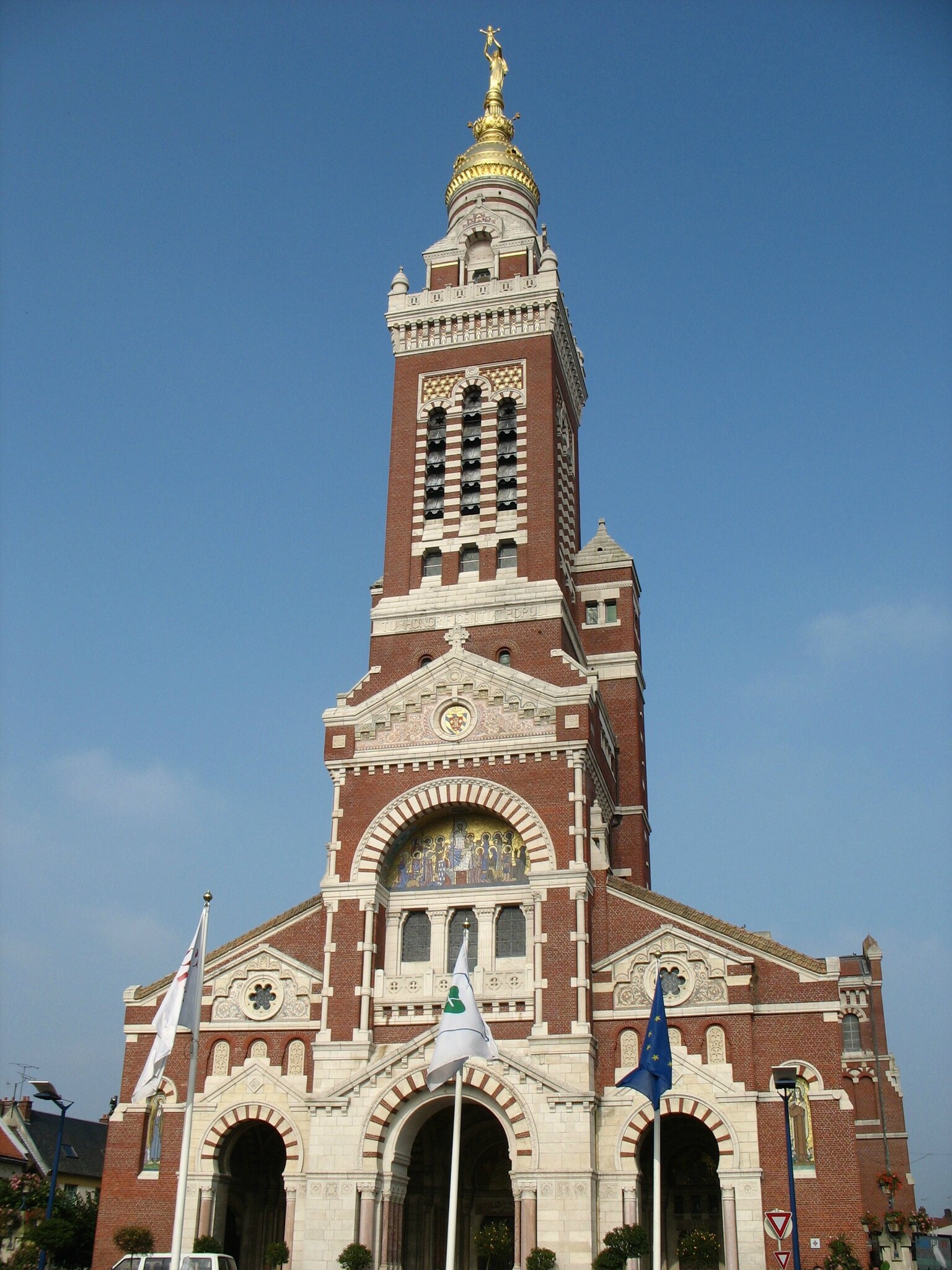 Albert, Basilique Notre-Dame de Brebières (80)