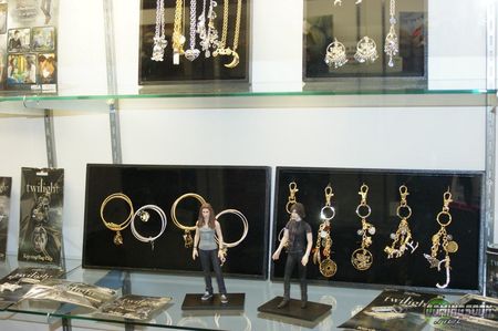 Merch3