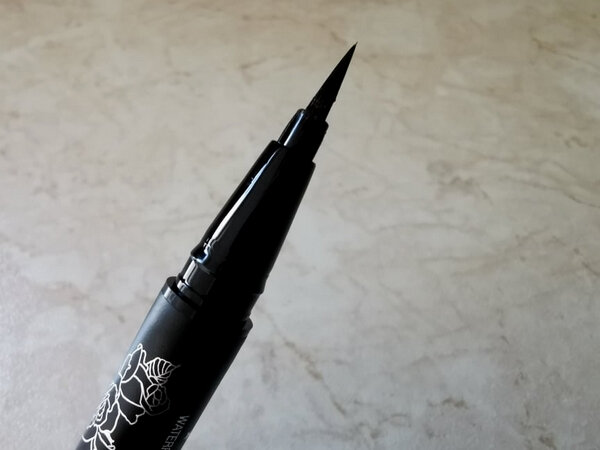 KVD Vegan Beauty - Le mascara Go big or go home et Le tatoo liner la princesse affreuse (1)