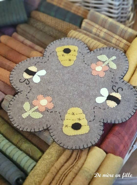 table mat abeilles