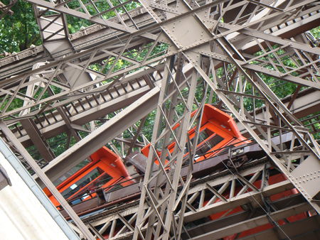 Ascenseur_de_la_tour_Eiffel